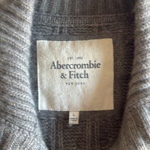 *Reduced* Abercrombie & Fitch New York Cable Knit Cardigan Sweater